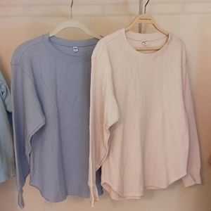 Uniqlo tops ×2